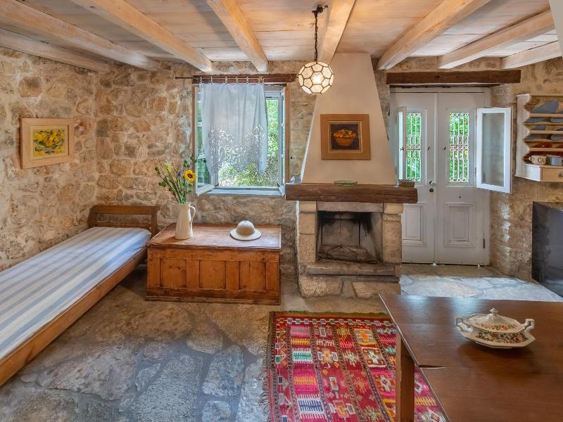Pavezzo Country Retreat image
