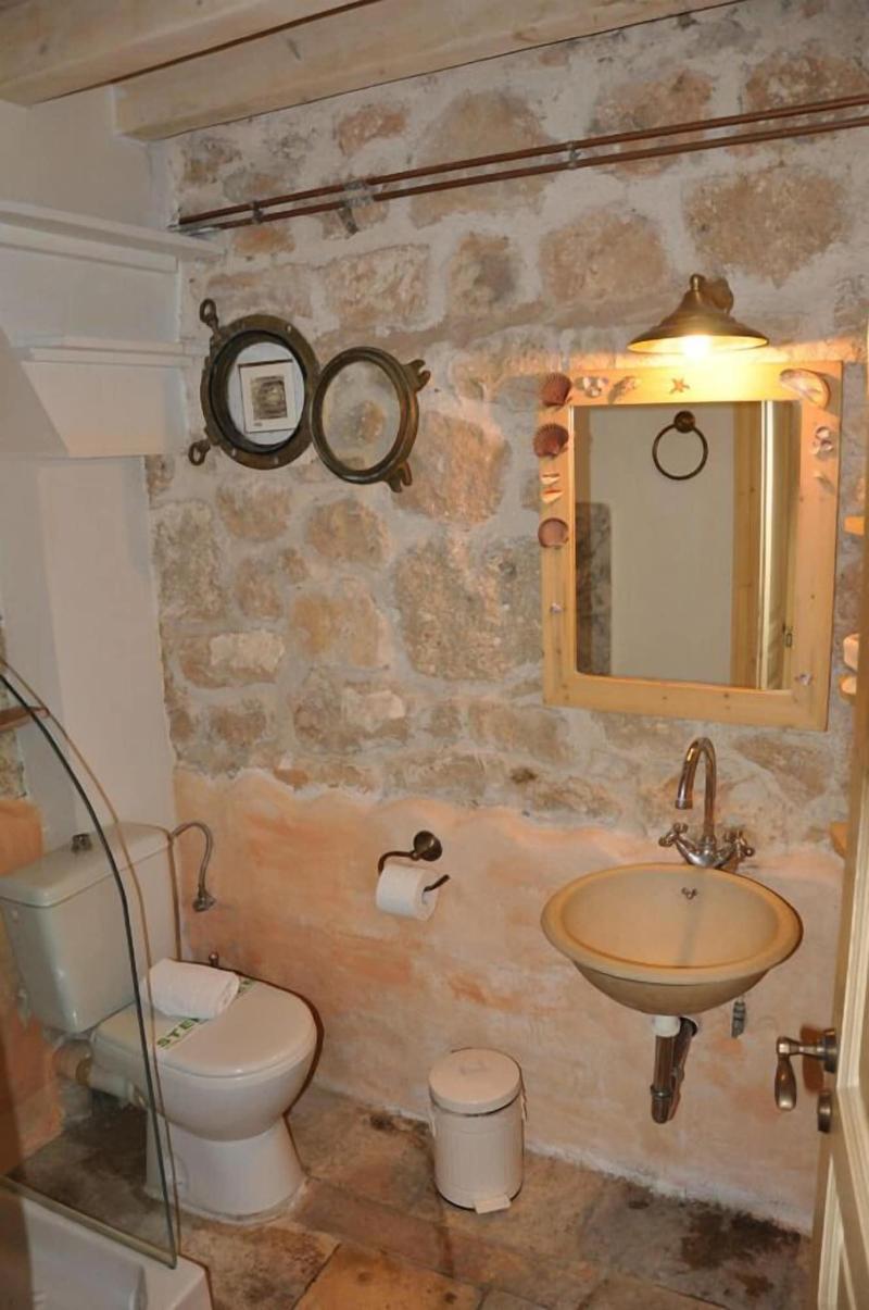 Pavezzo Country Retreat image