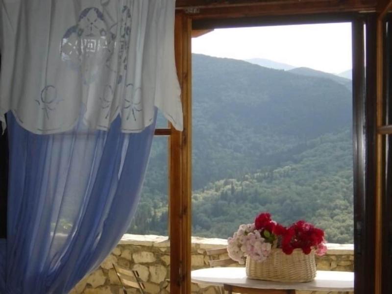 Pavezzo Country Retreat image