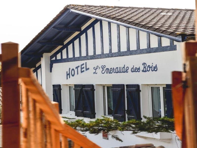 Logis Hôtel Emeraude des Bois image
