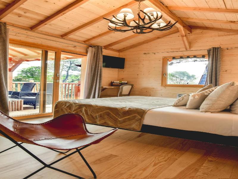 Logis Hôtel Emeraude des Bois image