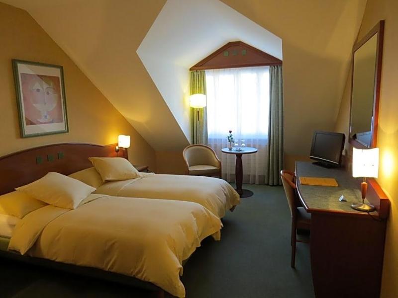 Hôtel du Port image