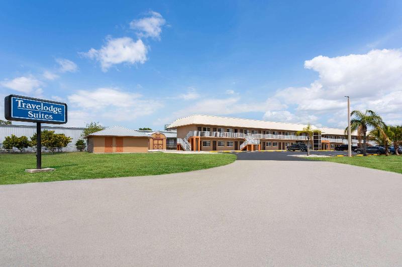 Travelodge Suites by Wyndham Lake Okeechobee image