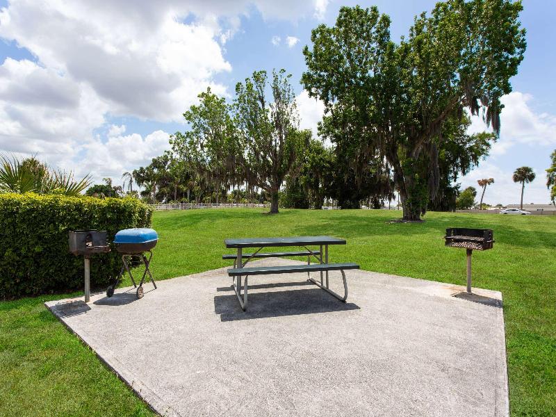 Travelodge Suites by Wyndham Lake Okeechobee