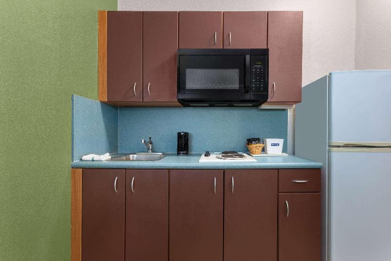 Travelodge Suites by Wyndham Lake Okeechobee image