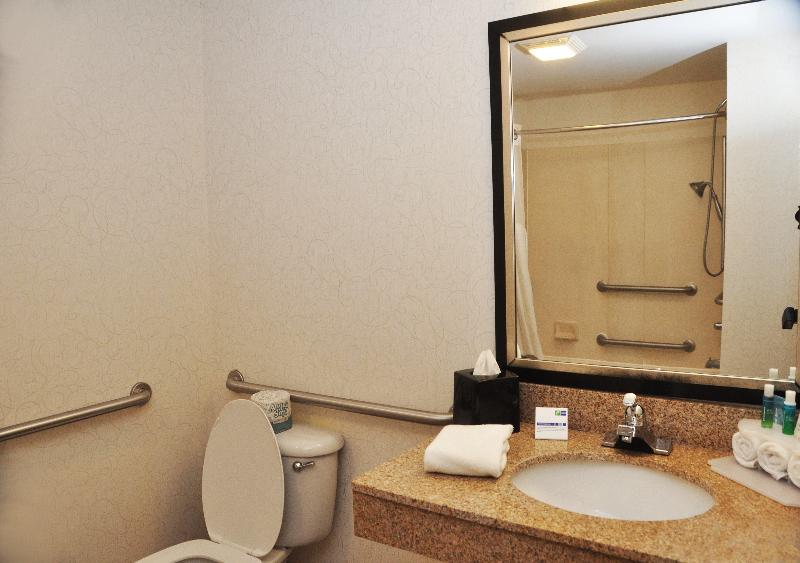 Holiday Inn Express & Suites Lancaster photo 16