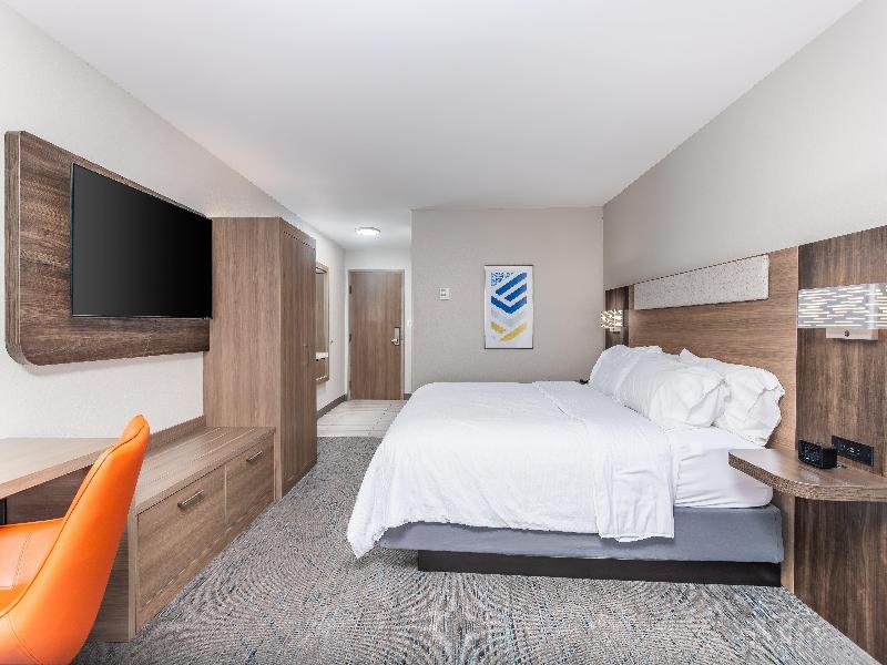 Holiday Inn Express & Suites Lancaster image