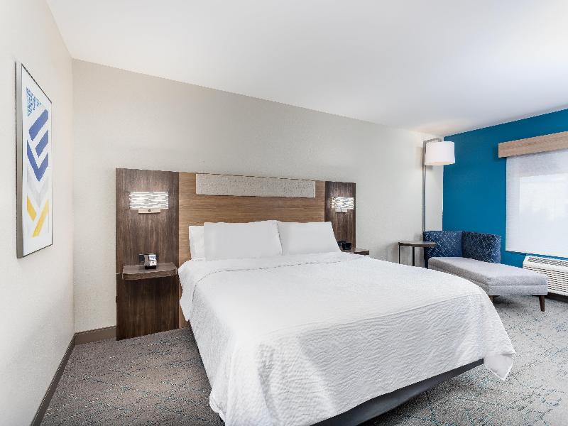 Holiday Inn Express & Suites Lancaster image