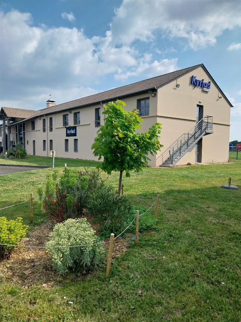 Kyriad Hotel La Fleche image