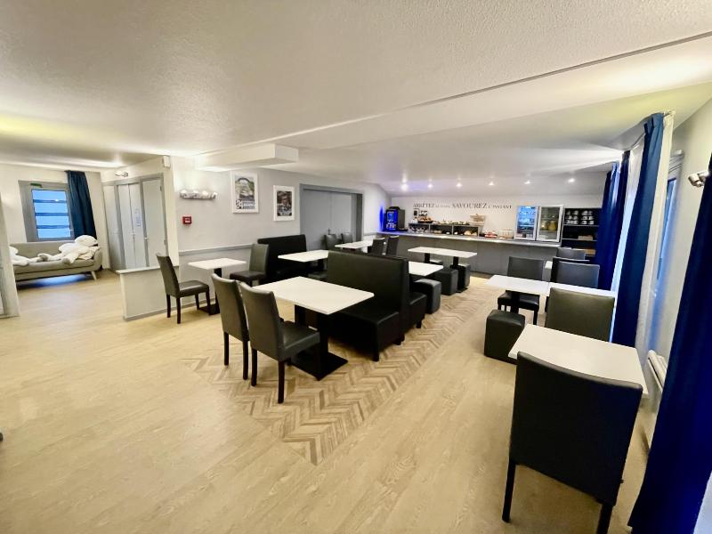 Kyriad Hotel La Fleche image
