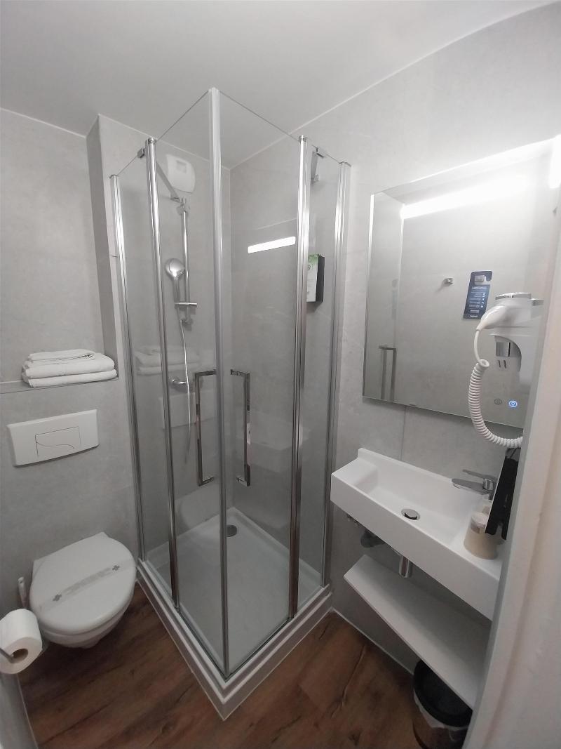 Kyriad Hotel La Fleche image