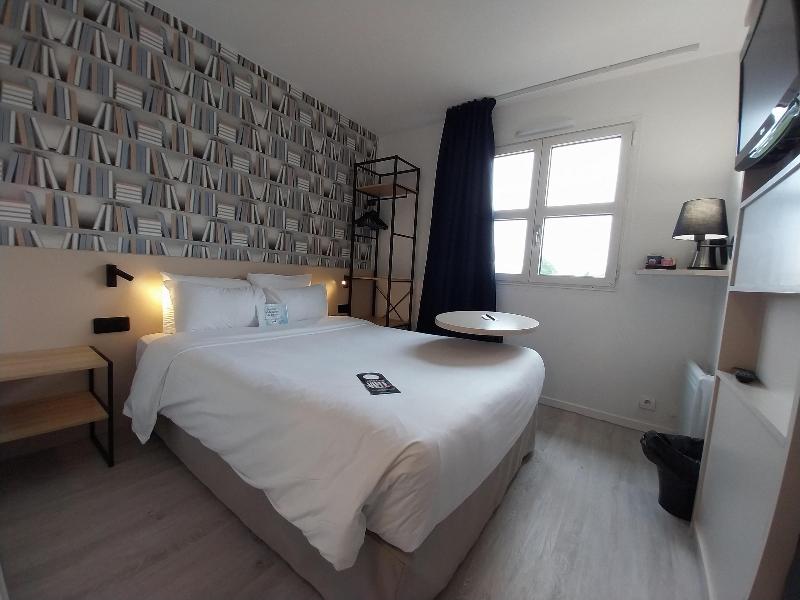 Kyriad Hotel La Fleche image