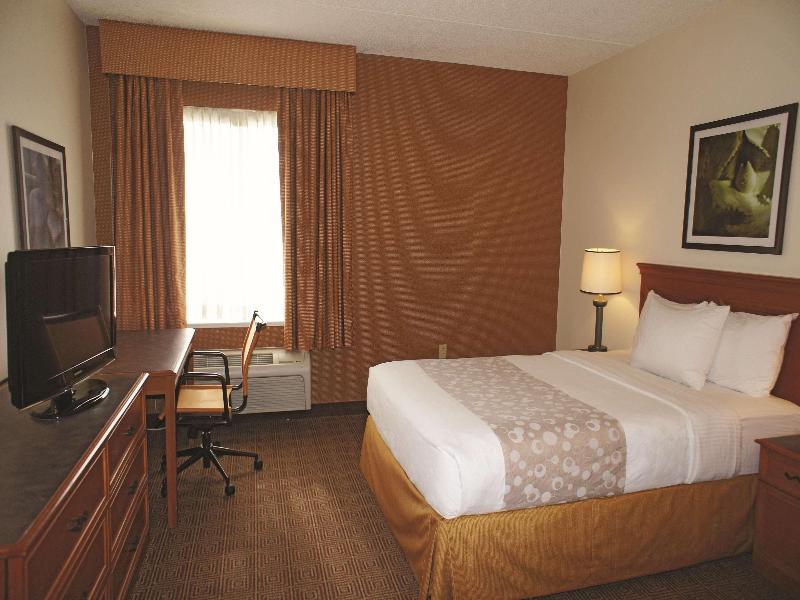 La Quinta Inn & Suites Lakeland East image