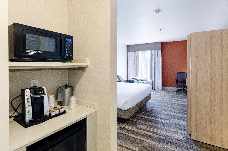 Holiday Inn Express Lexington — photo 22