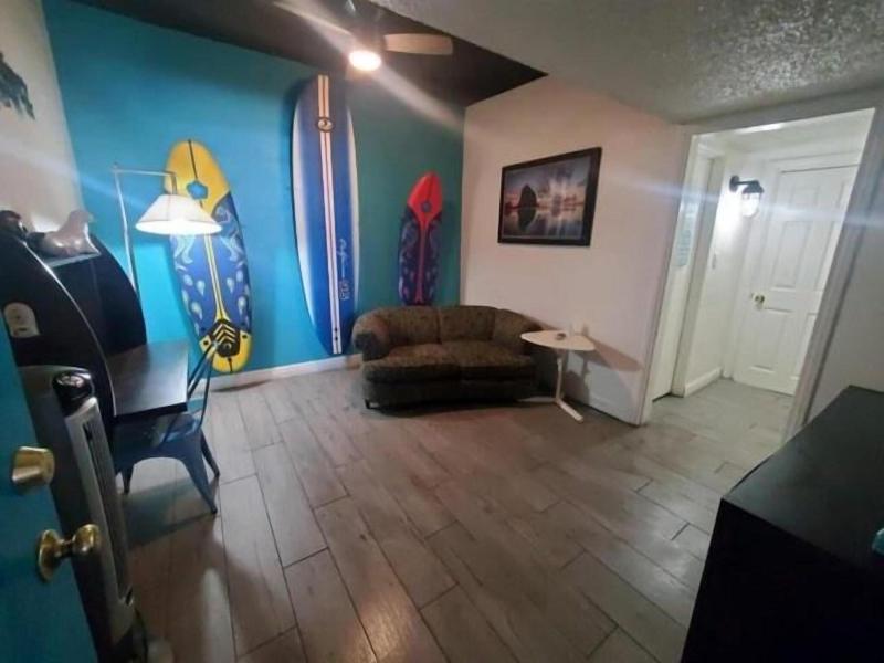 Desert Hills Motel image
