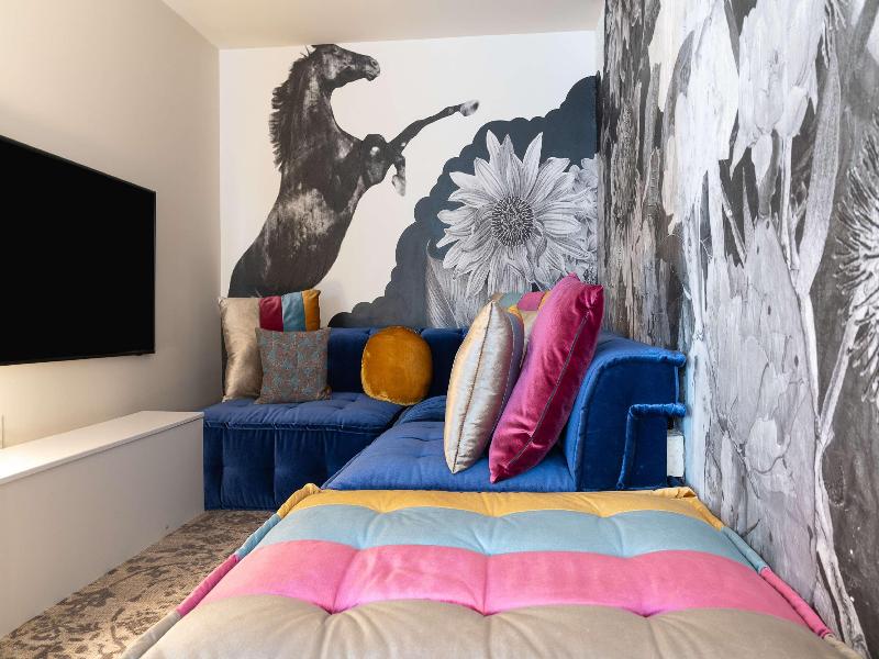 The Wayfarer Downtown LA, Tapestry Collection by H image