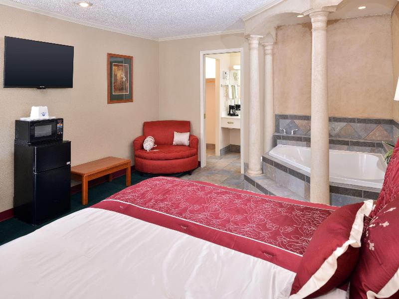 Americas Best Value Inn Lubbock East image