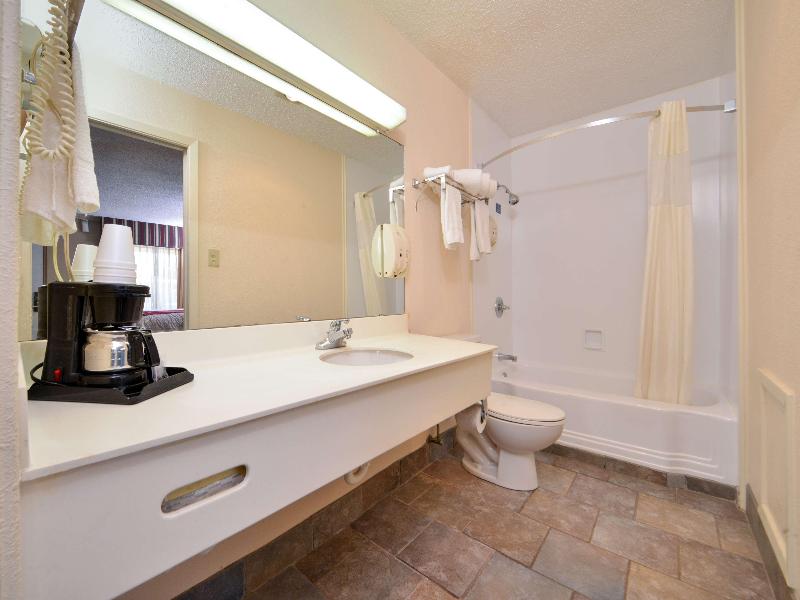 Americas Best Value Inn Lubbock East image