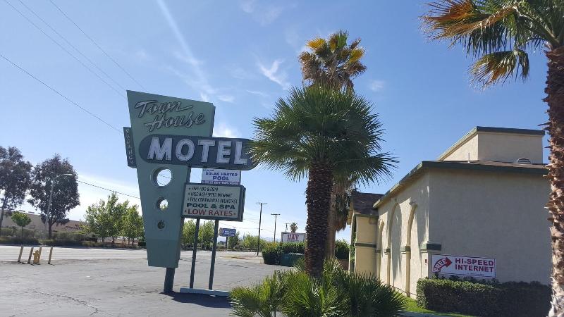 Town House Motel image