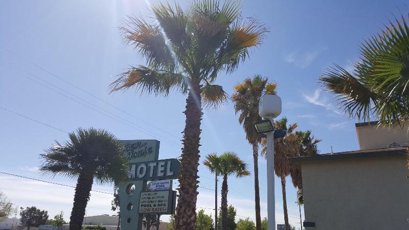 Town House Motel image