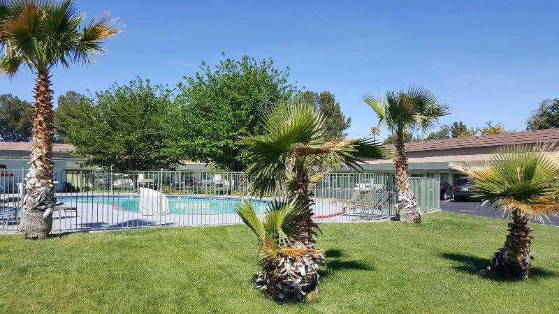 Town House Motel image