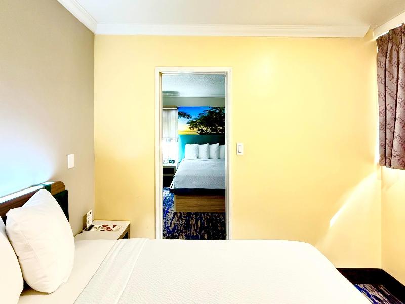 Days Inn by Wyndham Los Angeles Stadium Area/LAX image