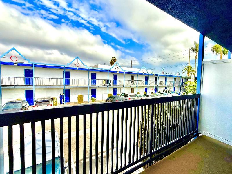 Days Inn by Wyndham Los Angeles Stadium Area/LAX image