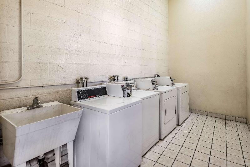 Carson Plaza Hotel — photo 4