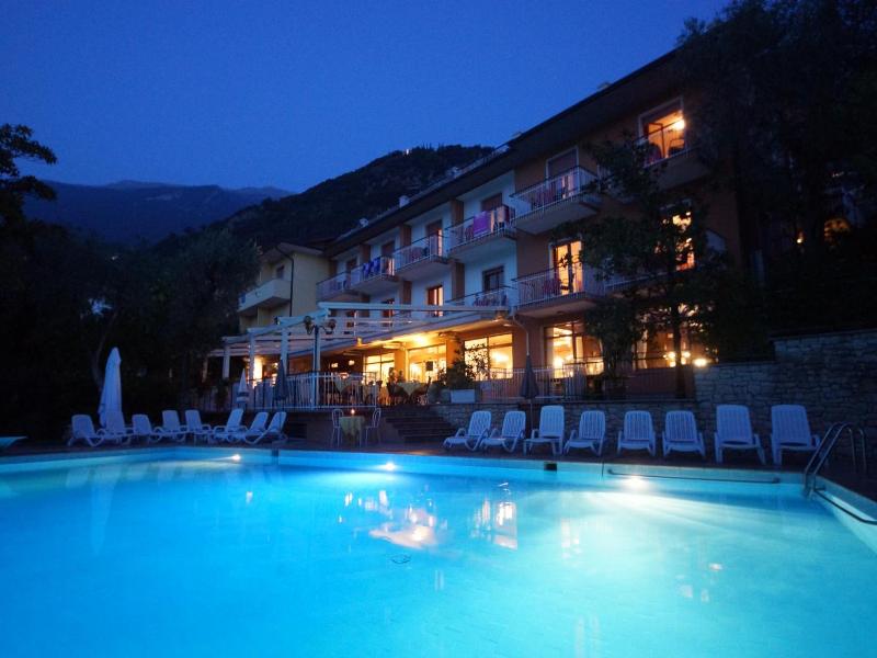 Alpi Hotel & Residence image