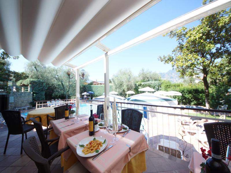Alpi Hotel & Residence image