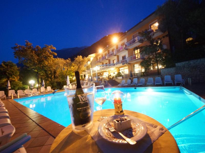 Alpi Hotel & Residence image
