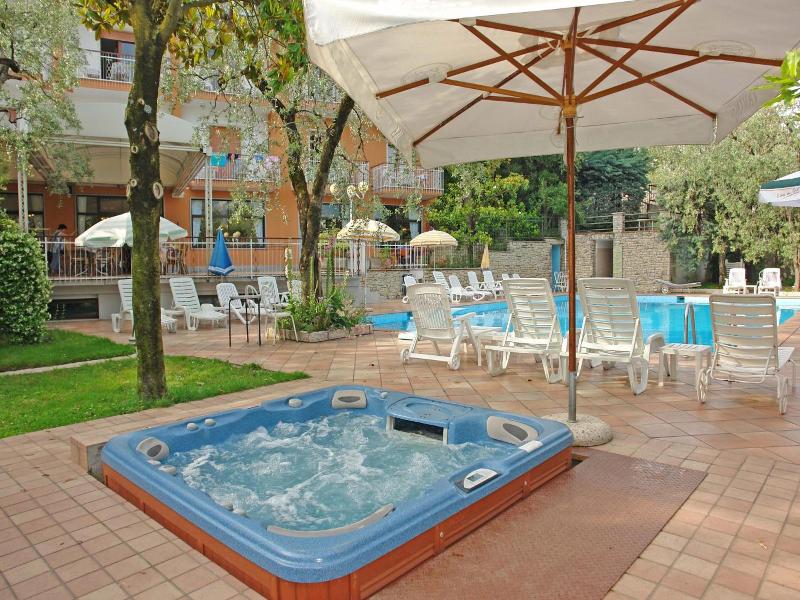 Alpi Hotel & Residence image