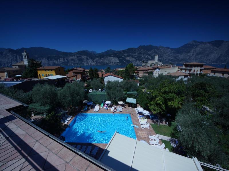 Alpi Hotel & Residence image