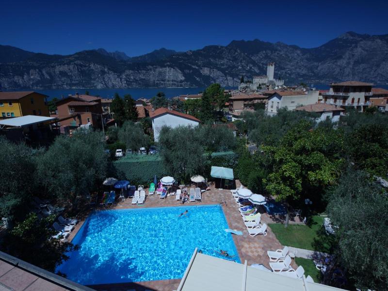 Alpi Hotel & Residence image