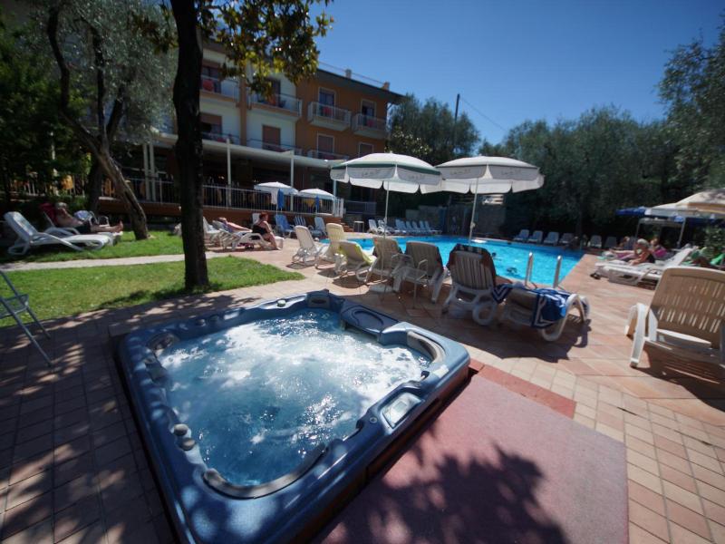Alpi Hotel & Residence image