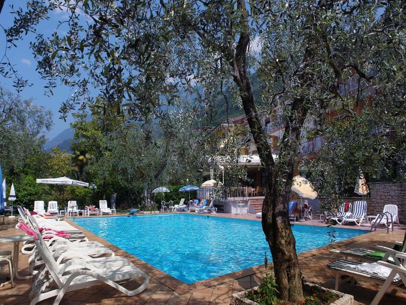 Alpi Hotel & Residence image