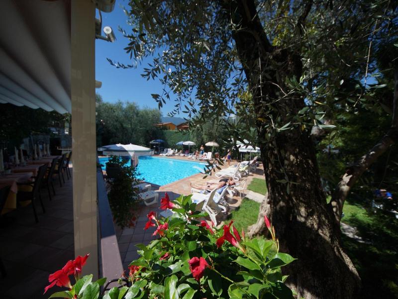 Alpi Hotel & Residence image
