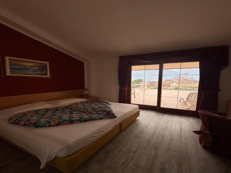 Alpi Hotel & Residence image