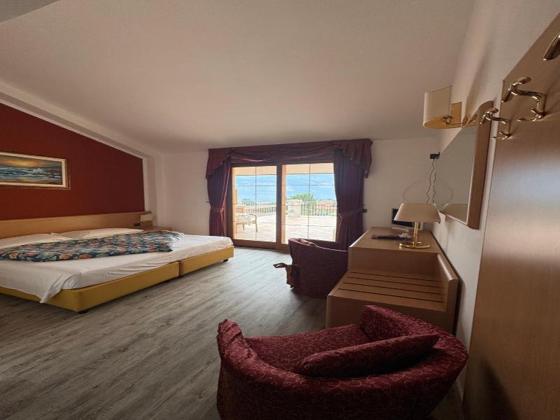 Alpi Hotel & Residence image