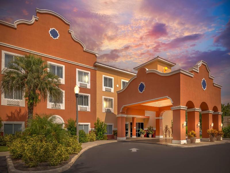 Comfort Suites The Villages image