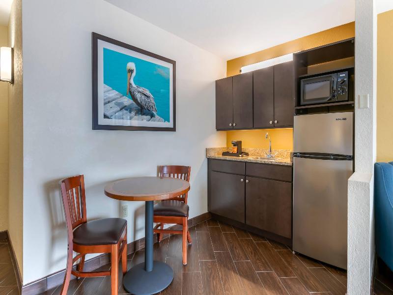 Comfort Suites The Villages image