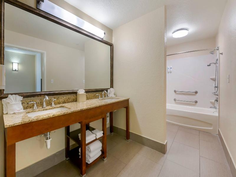 Comfort Suites The Villages image