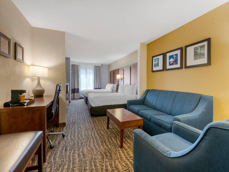 Comfort Suites The Villages image