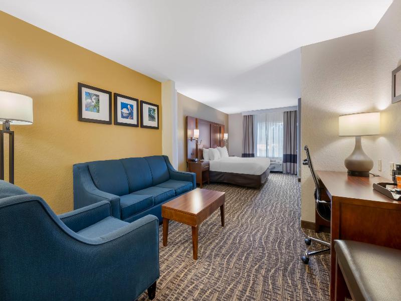 Comfort Suites The Villages image