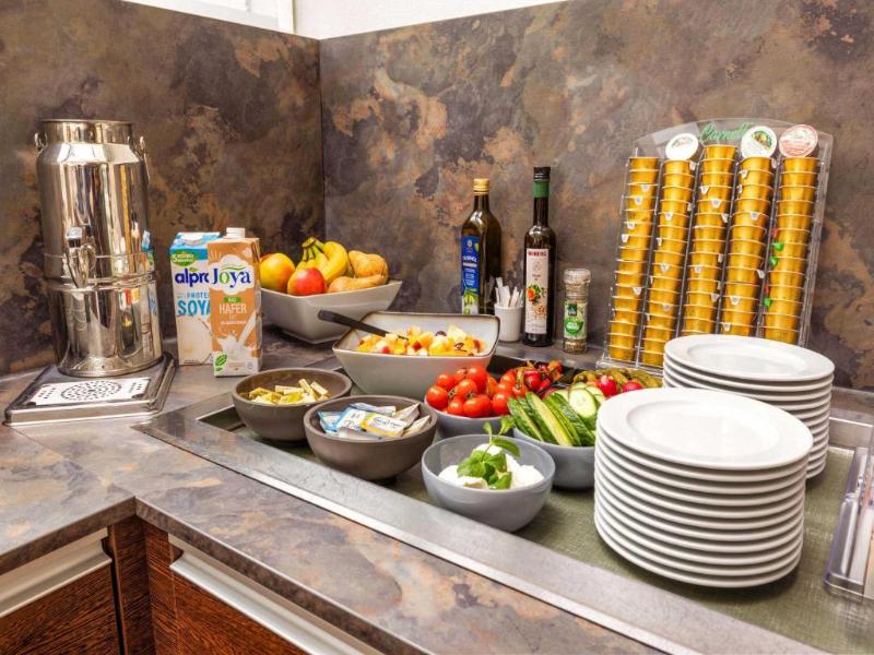 B&B HOTEL Linz City-Ost — restaurant