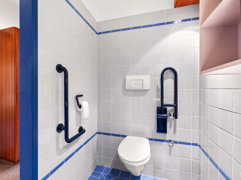 B&B HOTEL Linz City-Ost image