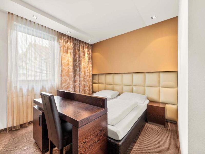 B&B HOTEL Linz City-Ost image