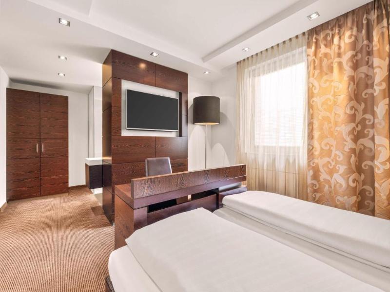 B&B HOTEL Linz City-Ost image