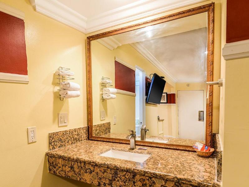 Aqua Venture Inn image