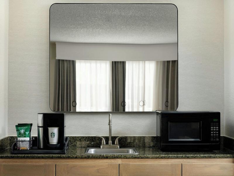 Sheraton Agoura Hills image